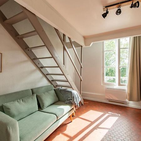 Charming Apartment In The Heart Of Versailles Exterior photo